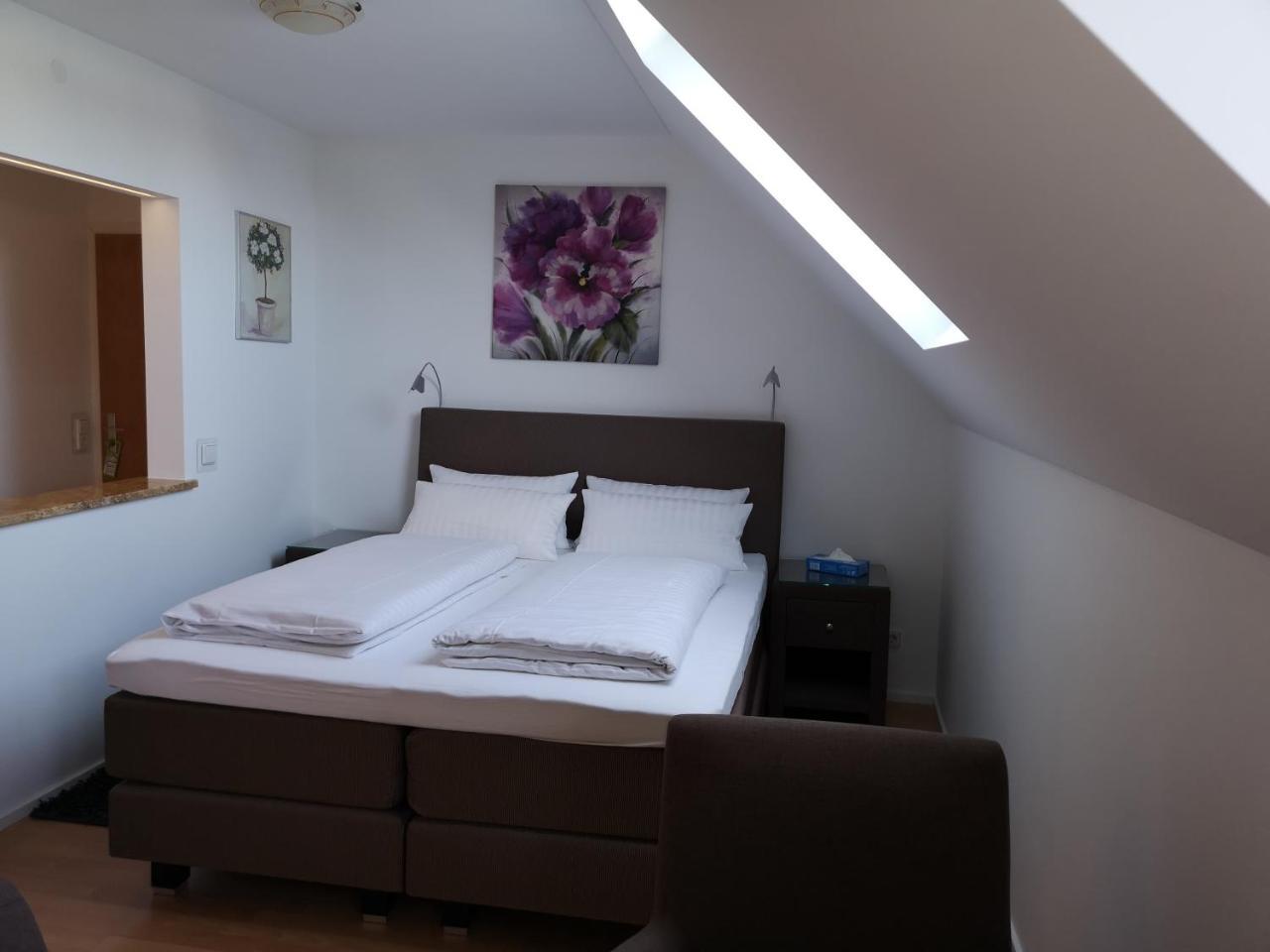 Tuniberg Restaurant Hotel Freiburg im Breisgau Room photo